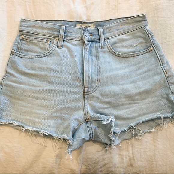 Madewell Relaxed Denim Shorts, Essen Wash - Picture 2 of 5